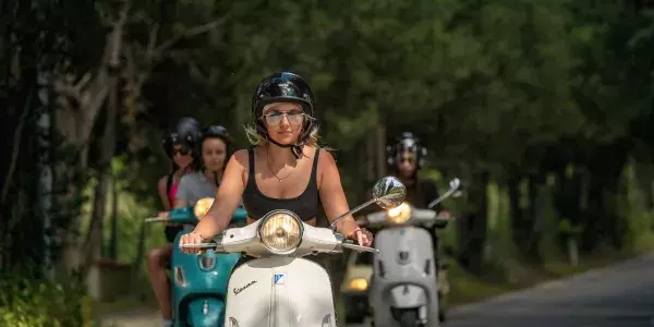 Vespa tour